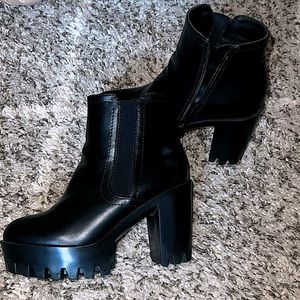Fashion black boots